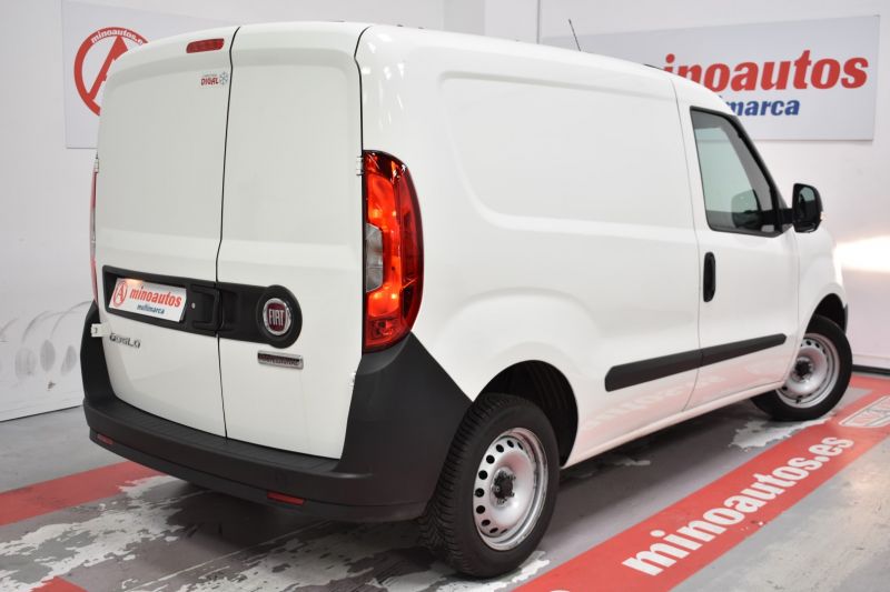 FIAT DOBLO CARGO en Minoautos