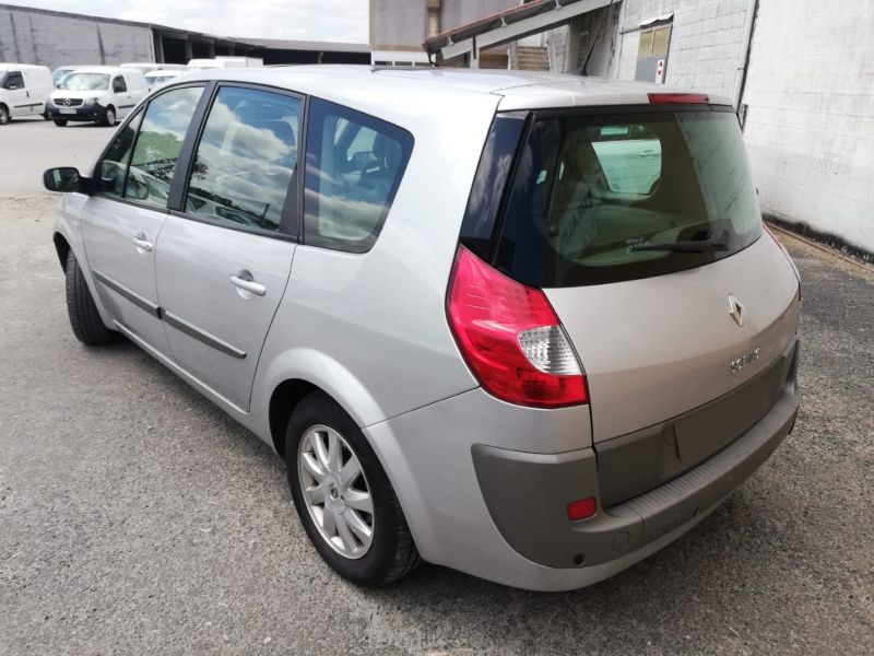 RENAULT GRAND SCENIC en Minoautos