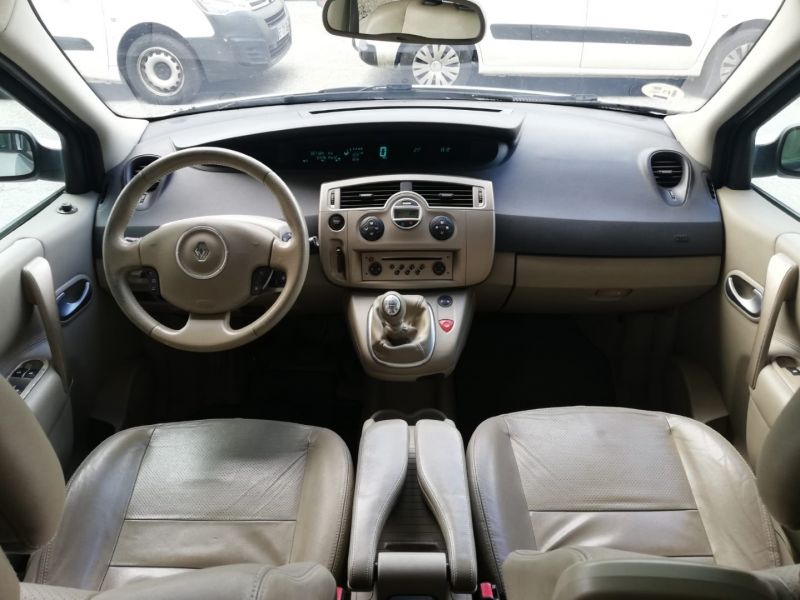 RENAULT GRAND SCENIC en Minoautos