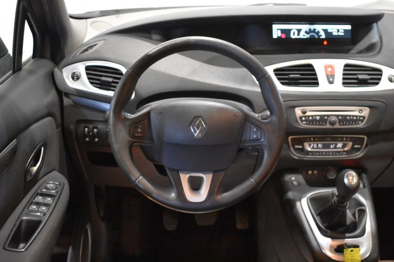 RENAULT GRAND SCENIC en Minoautos