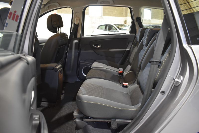 RENAULT GRAND SCENIC en Minoautos