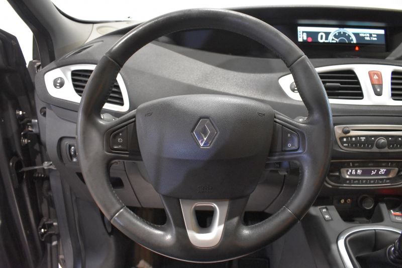 RENAULT GRAND SCENIC en Minoautos