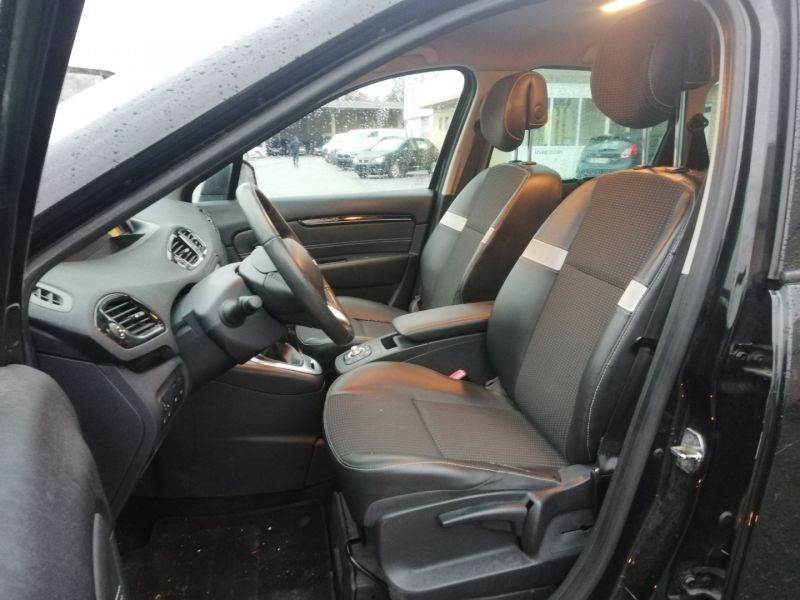 RENAULT GRAND SCENIC en Minoautos