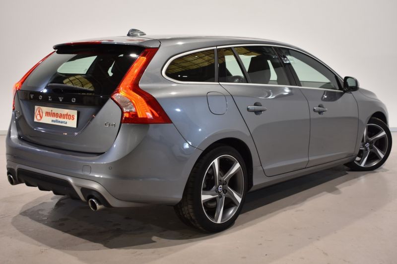 VOLVO V60 en Minoautos