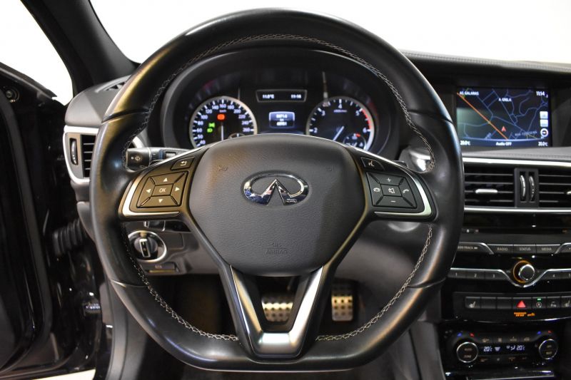 INFINITI Q30 en Minoautos