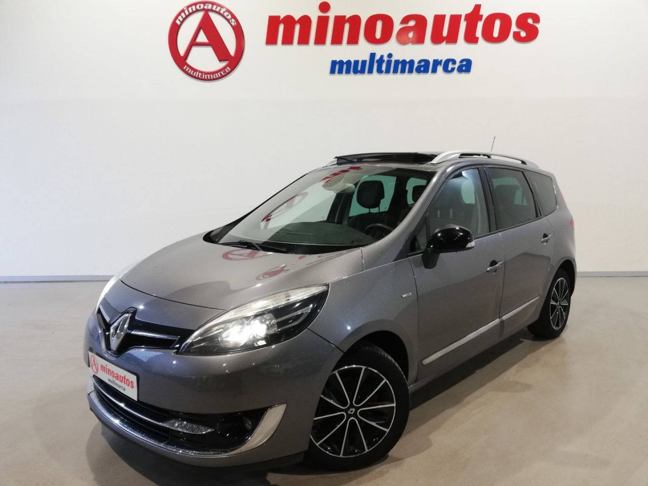 RENAULT GRAND SCENIC en Minoautos