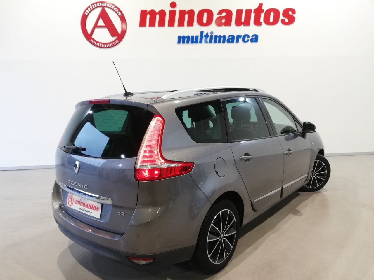 RENAULT GRAND SCENIC en Minoautos