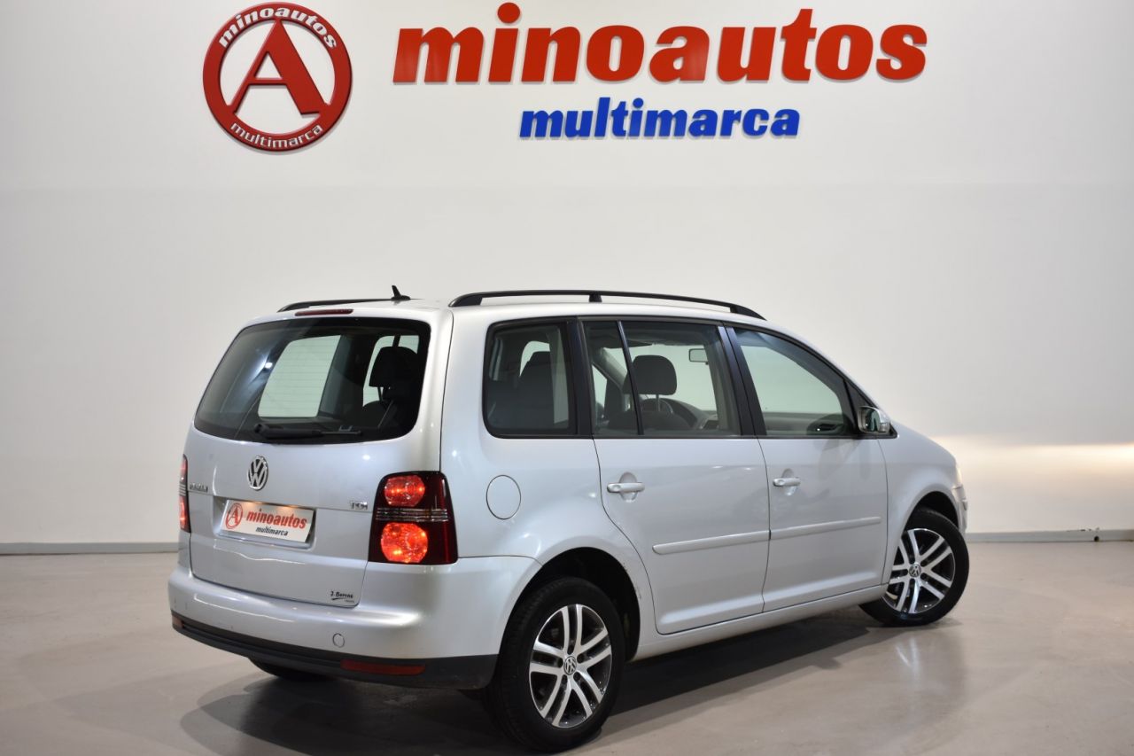 VW TOURAN en Minoautos