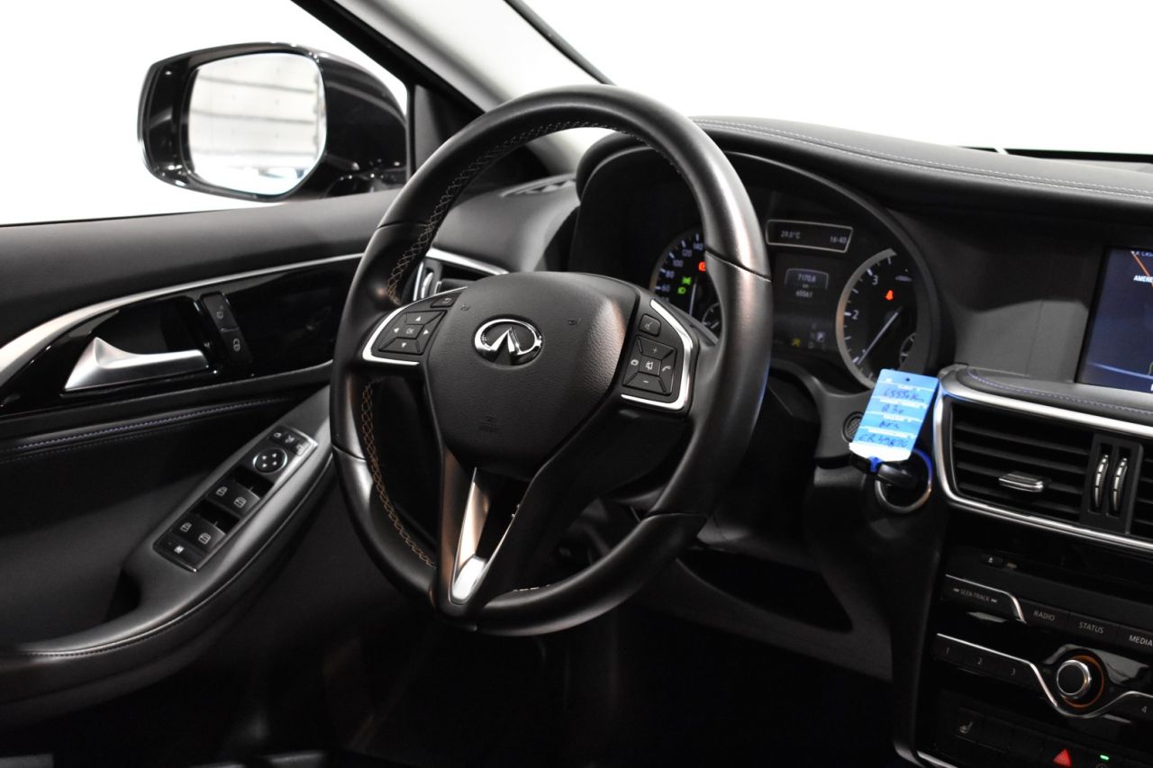 INFINITI Q30 en Minoautos