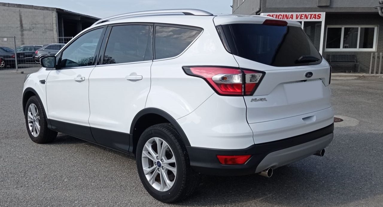 FORD KUGA en Minoautos