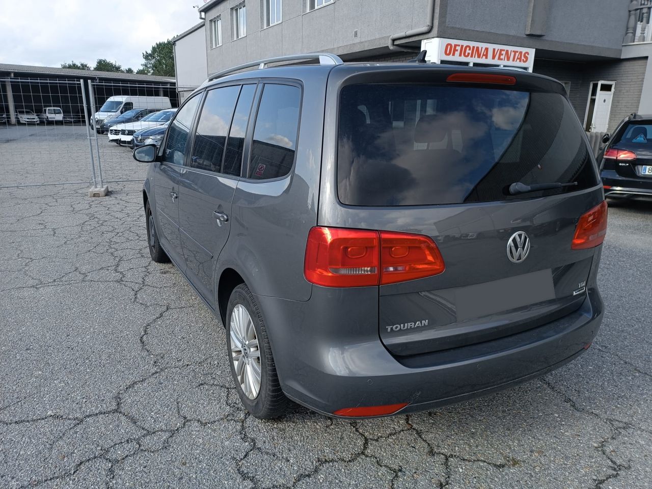 VW TOURAN en Minoautos