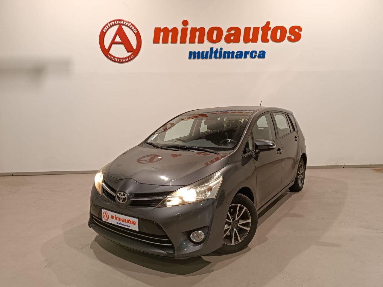 TOYOTA VERSO en Minoautos