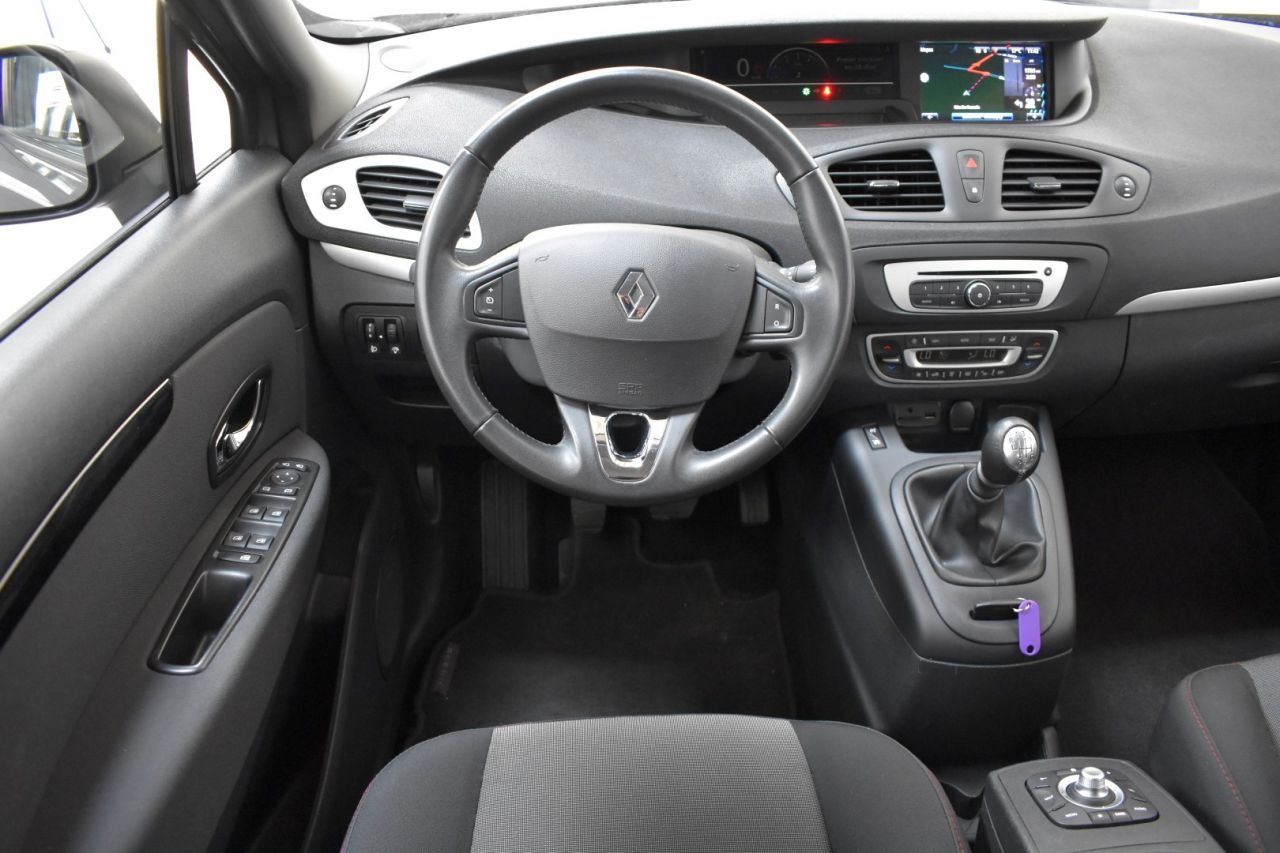 RENAULT GRAND SCENIC en Minoautos