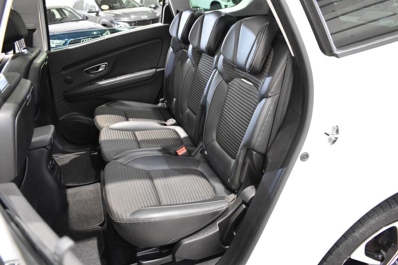 RENAULT GRAND SCENIC en Minoautos