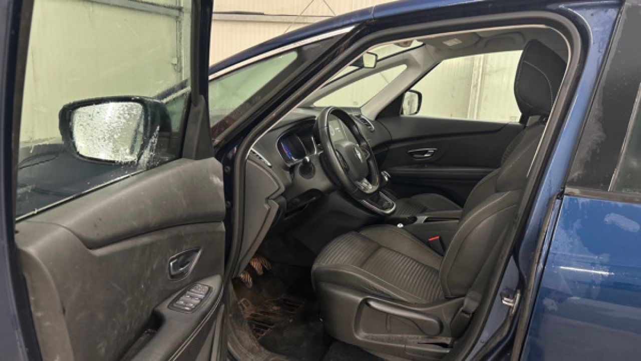 RENAULT GRAND SCENIC en Minoautos